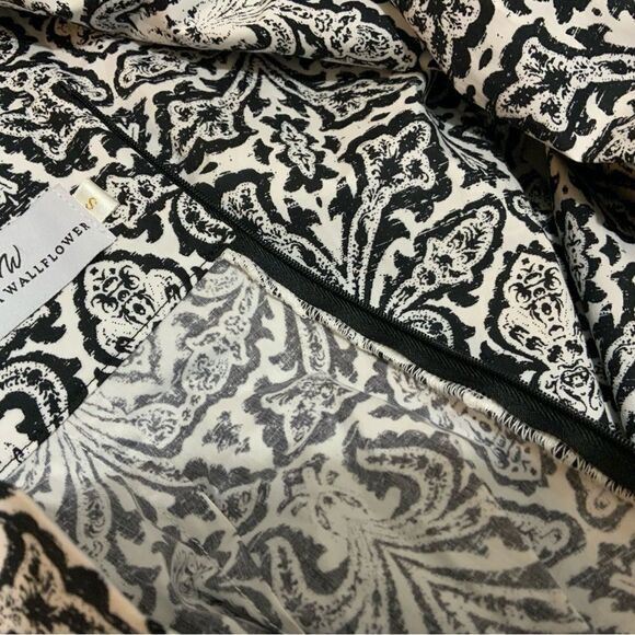 Never A Wallflower Women's art  black/white Flare Pants Size S NWT $264 - Picture 8 of 10